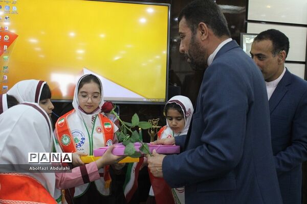 گرامیداشت هفته تربیت اسلامی و روز امور تربیتی توسط دانش‌آموزان استان بوشهر