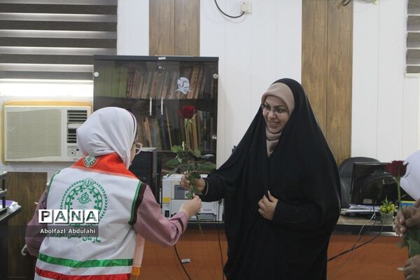 گرامیداشت هفته تربیت اسلامی و روز امور تربیتی توسط دانش‌آموزان استان بوشهر