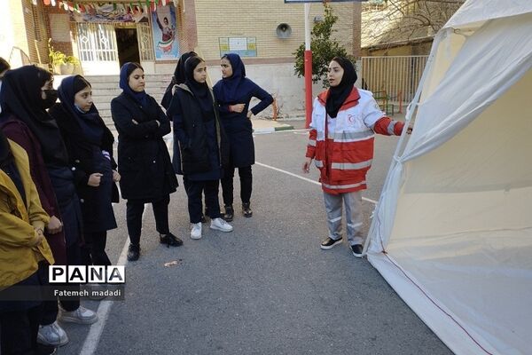 برگزاری دوره‌های آموزشی هلال احمر در بهارستان 2