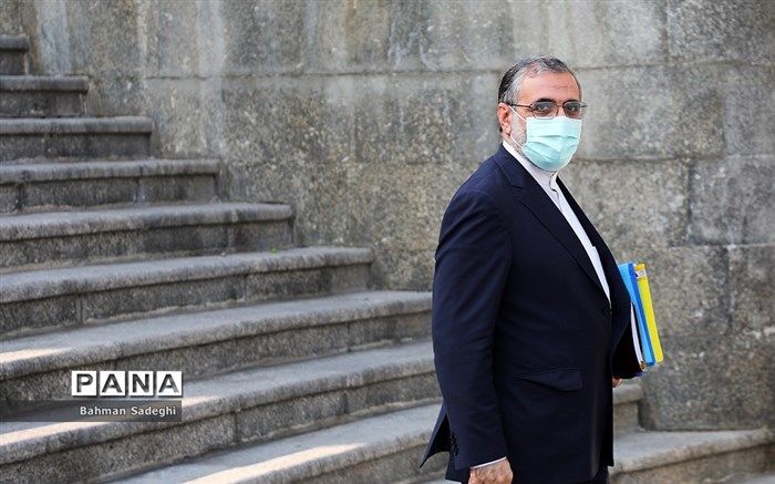 عیادت رئیس دفتر رئیس‌جمهوری از وزیر ورزش و جوانان