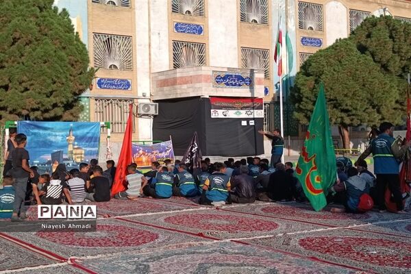 شوق حضور و خدمت به زائران پیاده امام مهربانی‌ها