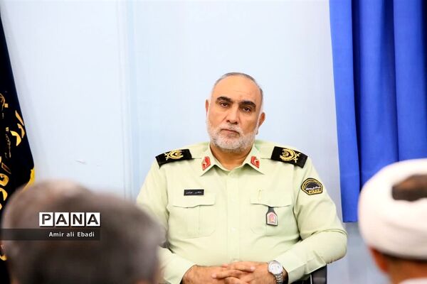 دیدار نیروهای مسلح و اعضای ستاد هفته دفاع مقدس با نماینده ولی فقیه