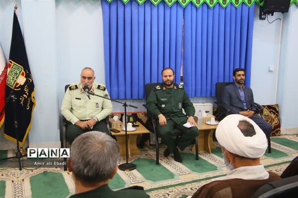 دیدار نیروهای مسلح و اعضای ستاد هفته دفاع مقدس با نماینده ولی فقیه