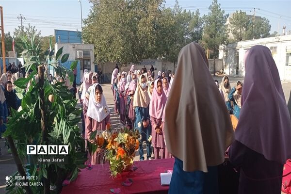 مراسم نواختن زنگ بازگشایی مدارس در دبستان سمیه  کاشمر