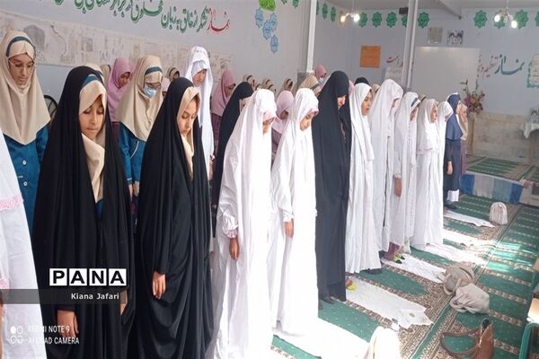 مراسم نواختن زنگ بازگشایی مدارس در دبستان سمیه  کاشمر