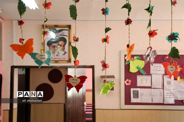 نواختن زنگ غنچه‌ها در کرمانشاه