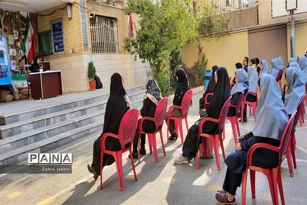 آیین بازگشایی نمادین مدارس منطقه ۱۳ تهران برای دانش‌آموزان ورودی پایه هفتم