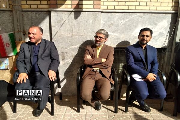جشن شکوفه‌ها در دبستان فیروزه منطقه ۱۳