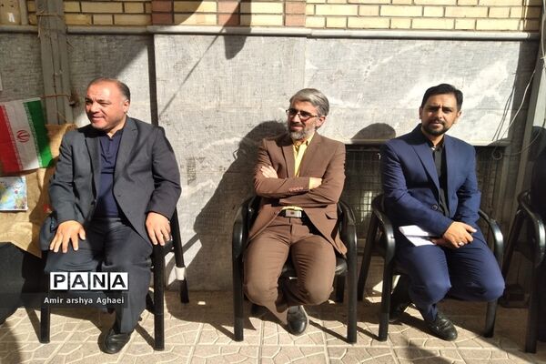 جشن شکوفه‌ها در دبستان فیروزه منطقه ۱۳