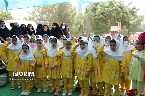 برگزاری مراسم غنچه‌ها در ناحیه یک بندرعباس