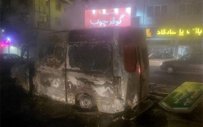 ۱۲ آمبولانس در حوادث دو شب گذشته خسارت دیدند