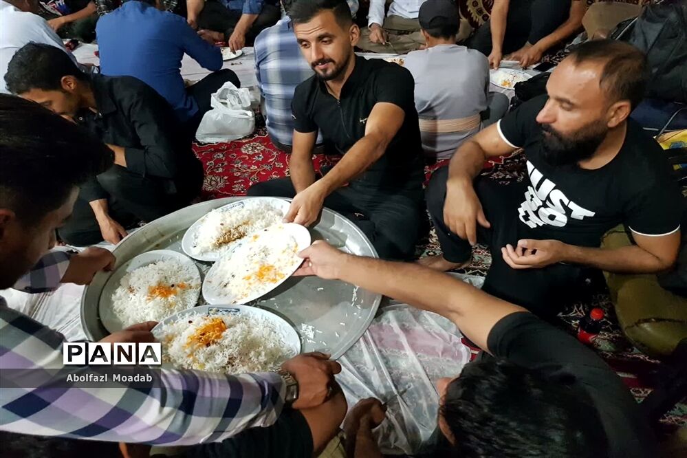 پذیرایی از کاروان‌های پیاده امام رضا(ع)