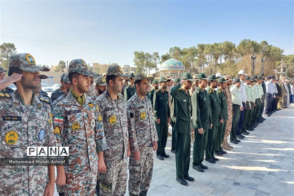 صبحگاه مشترک در اولین روز از هفته دفاع مقدس در نایین