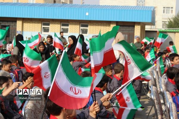 جشن شکوفه‌ها ویژه دانش‌آموزان اول ابتدایی در زنجان