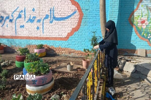 آماده‌سازی محیط مدارس برای آغاز سال تحصیلی با همت دانش‌آموزان