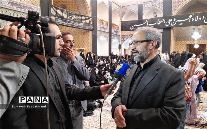 شهدا بهترین الگو برای دانش‌آموزان هستند