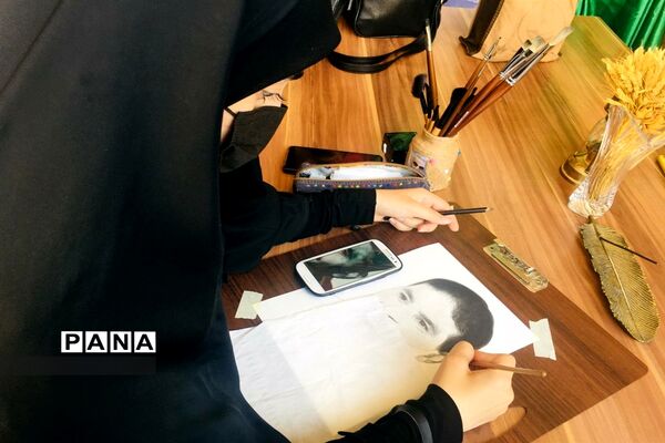 برپایی نمایشگاه با موضوع دفاع مقدس در آموزش و پرورش ملارد