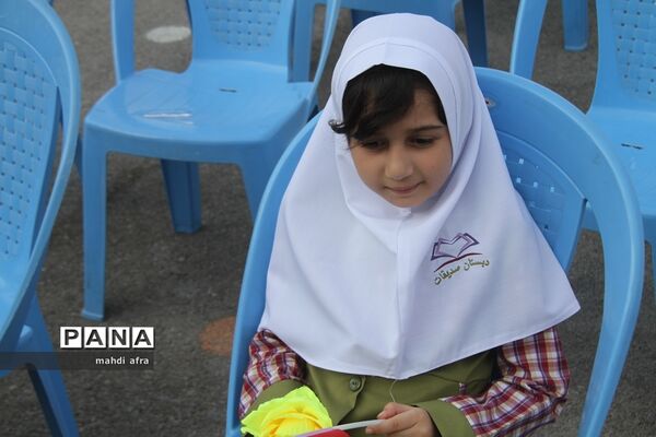 نواختن زنگ استانی شکوفه‌های حسینی در بهبهان