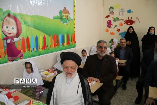 نواختن زنگ استانی شکوفه‌های حسینی در بهبهان