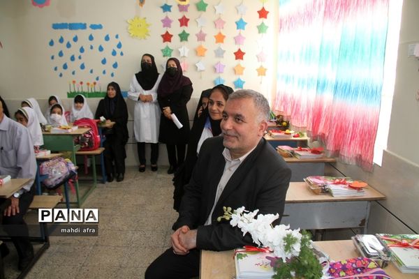 نواختن زنگ استانی شکوفه‌های حسینی در بهبهان