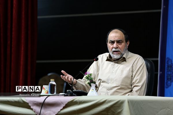 اختتامیه اولین همایش روحانیون و طلاب شاغل در آموزش و پرورش