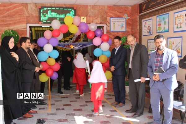 شکوفه‌های حسینی بهارستان در اولین روز از سال تحصیلی