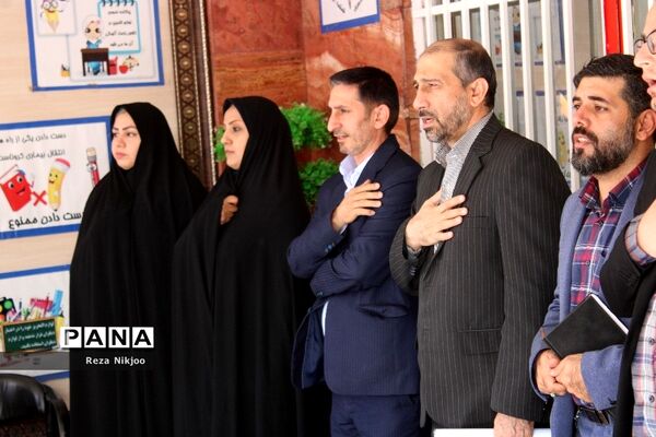 شکوفه‌های حسینی بهارستان در اولین روز از سال تحصیلی