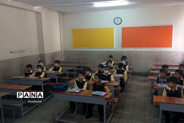 آیین جشن شکوفه‌ها در مدارس ابتدایی منطقه ۱۳ شهر تهران