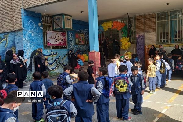 آیین جشن شکوفه‌ها در مدارس ابتدایی منطقه ۱۳ شهر تهران