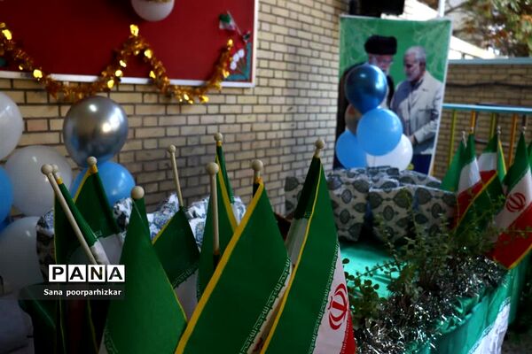 جشن شکوفه‌ها در دبستان شهید آسایش منطقه ۱۱