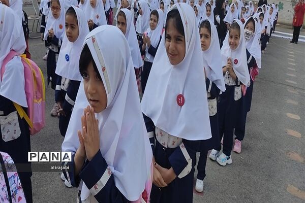 مراسم جشن شکوفه‌ها به‌مناسبت فرارسیدن ماه‌ مهربانی منطقه کهریزک
