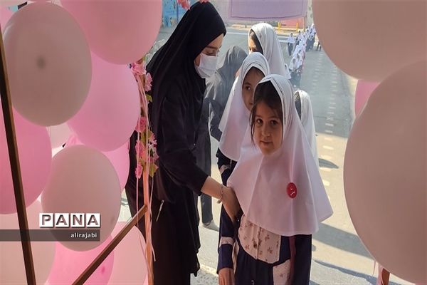 مراسم جشن شکوفه‌ها به‌مناسبت فرارسیدن ماه‌ مهربانی منطقه کهریزک