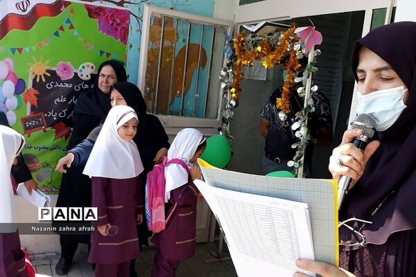 برگزاری جشن شکوفه‌ها در دبستان حضرت زهرا(س) رودهن