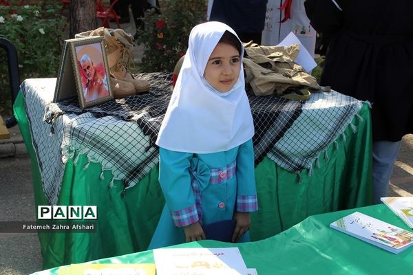 نواختن زنگ بهار علم و تربیت در مدارس استان سمنان