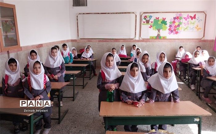«رفتار اجتماعی» اولین درسی است که دانش‌آموزان پایه اول می‌آموزند