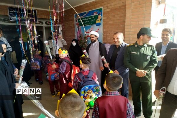 نواختن زنگ شکوفه‌ها در مدرسه خیرساز جم و ممجدی گلدیس شاهین شهر