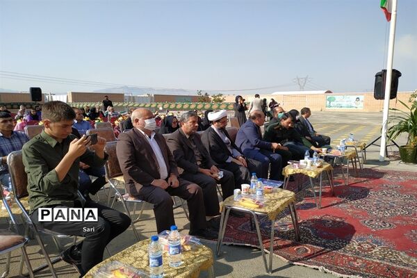 نواختن زنگ شکوفه‌ها در مدرسه خیرساز جم و ممجدی گلدیس شاهین شهر
