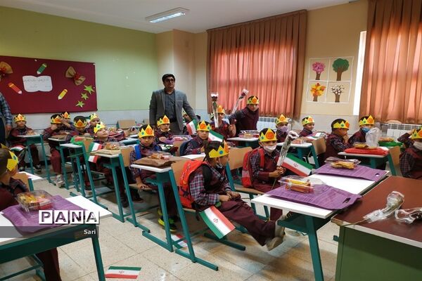 نواختن زنگ شکوفه‌ها در مدرسه خیرساز جم و ممجدی گلدیس شاهین شهر