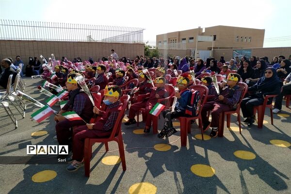 نواختن زنگ شکوفه‌ها در مدرسه خیرساز جم و ممجدی گلدیس شاهین شهر