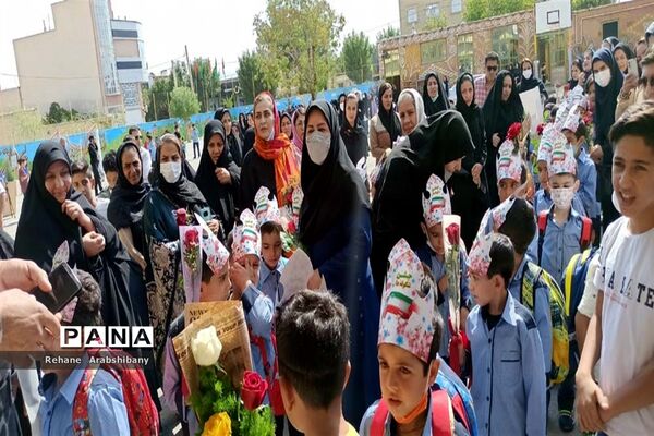 جشن شکوفه‌ها در آباده