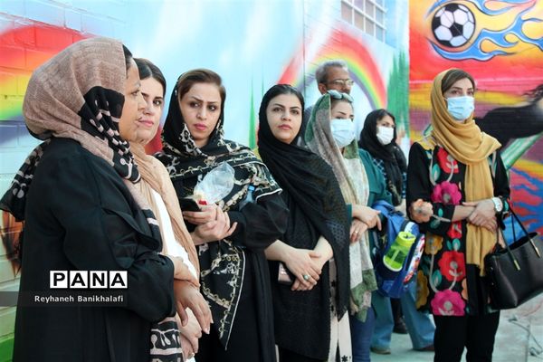 نواختن زنگ شکوفه‌های حسینی در ناحیه 2 اهواز