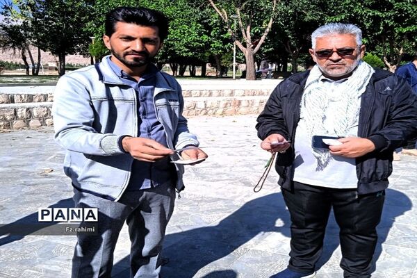همایش بزرگ پیاده‌روی خانوادگی در شهرستان فارسان به‌مناسب هفته دفاع مقدس