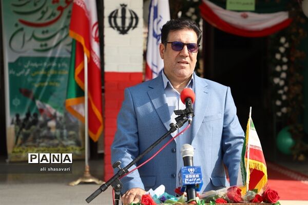 نواختن زنگ شکوفه‌ها در کرمانشاه