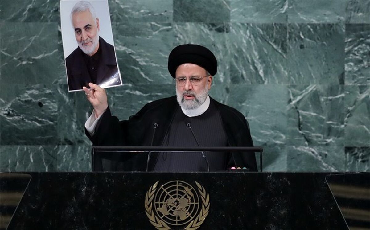 بالابردن تصویر شهید‌سلیمانی نشان داد که ایران به محاکمه جنایت‌کاران ادامه خواهد داد