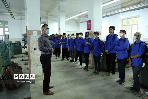 مراسم بازگشایی مدارس در هنرستان پسرانه ماندگار صنعتی تهران
