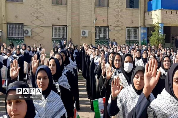 نواخته‌شدن زنگ آغاز سال تحصیلی و هفته دفاع مقدس در مدارس استان فارس