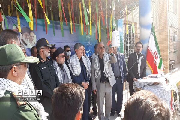 نواخته‌شدن زنگ آغاز سال تحصیلی و هفته دفاع مقدس در مدارس استان فارس