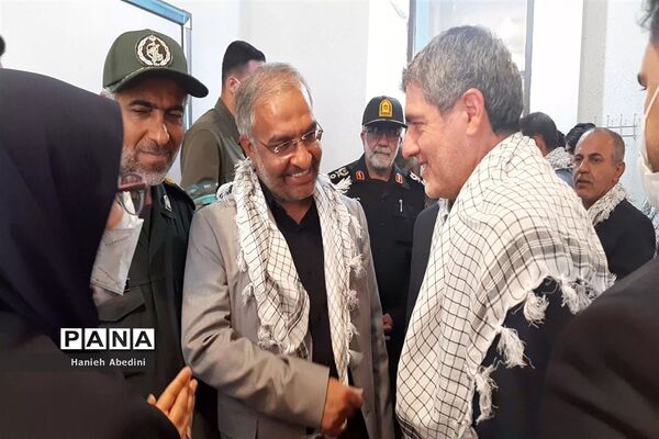 نواخته‌شدن زنگ آغاز سال تحصیلی و هفته دفاع مقدس در مدارس استان فارس