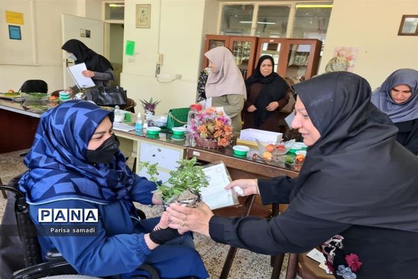 ‌زنگ مهر در دبیرستان زینبیه منطقه ۱۳ با حضور پرشور دانش‌آموزان نواخته شد