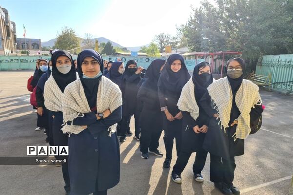 ‌زنگ مهر در دبیرستان زینبیه منطقه ۱۳ با حضور پرشور دانش‌آموزان نواخته شد